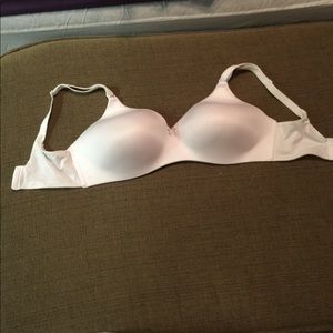 NWOT! Maidenform Wire-free White Bra Size 36D